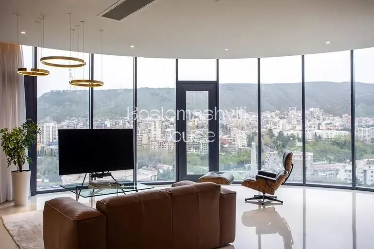 Квартира 135 м² в ЖК King David в Сабуртало 1