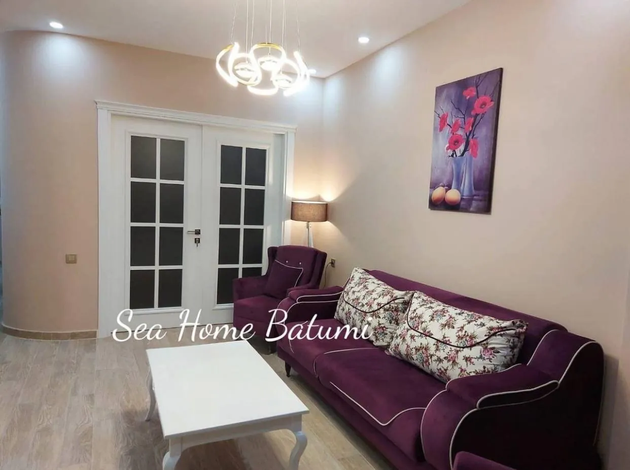 Квартира 75 м² с новым ремонтом в Батуми 3