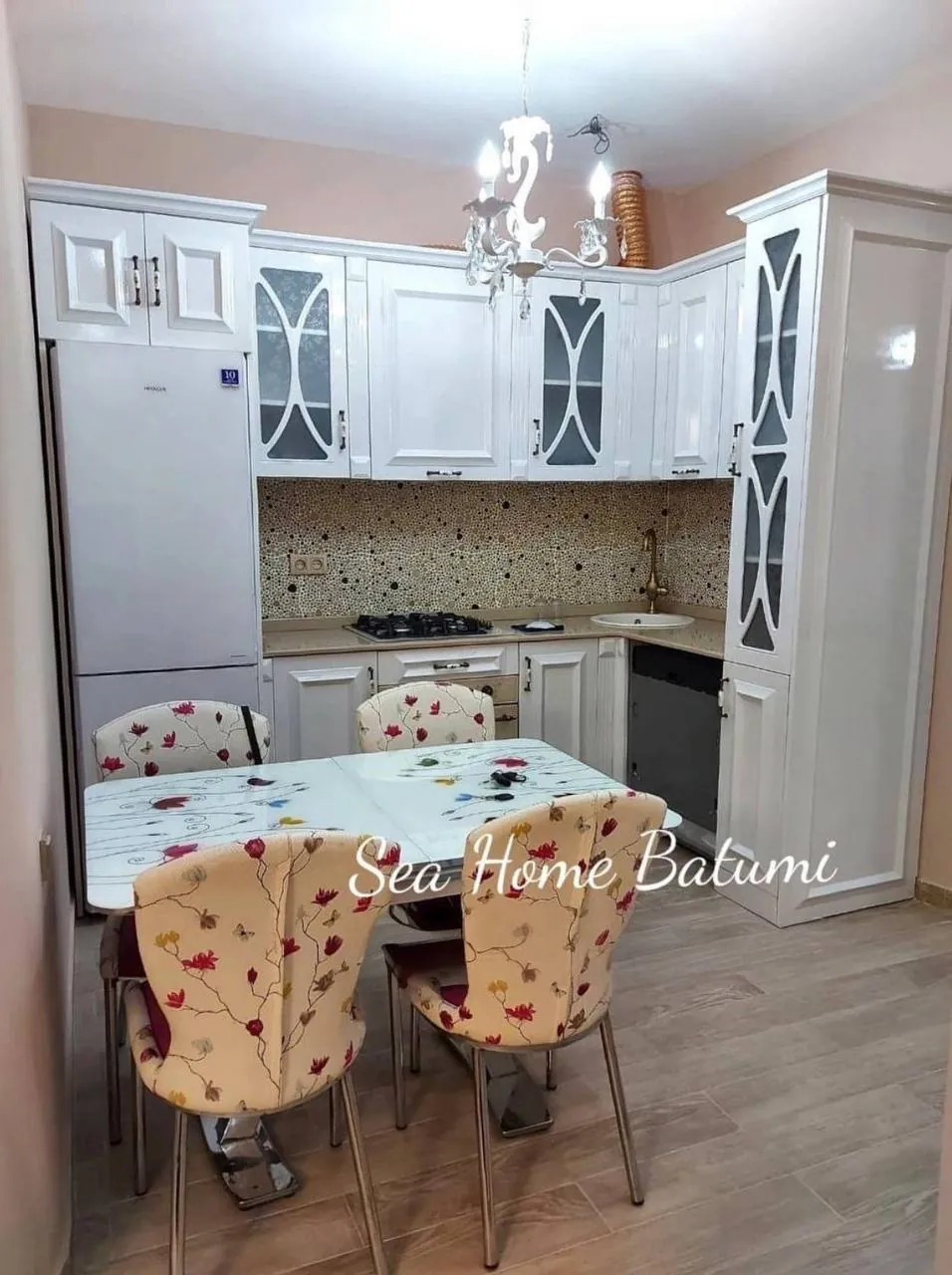 Квартира 75 м² с новым ремонтом в Батуми 2
