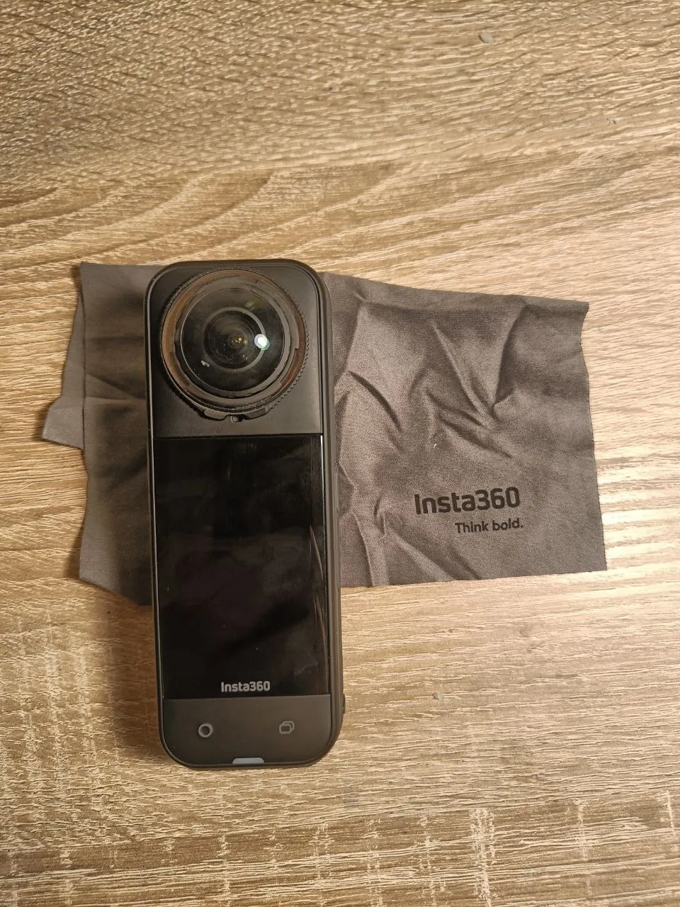 Экшн-камера Insta360 X5 в отличном состоянии 6