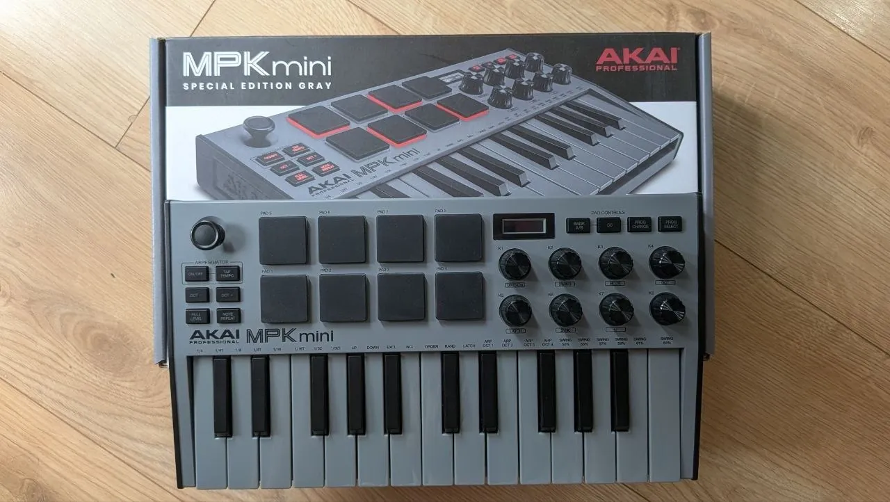 Музыкальный сетап гитара и аудиооборудование 6