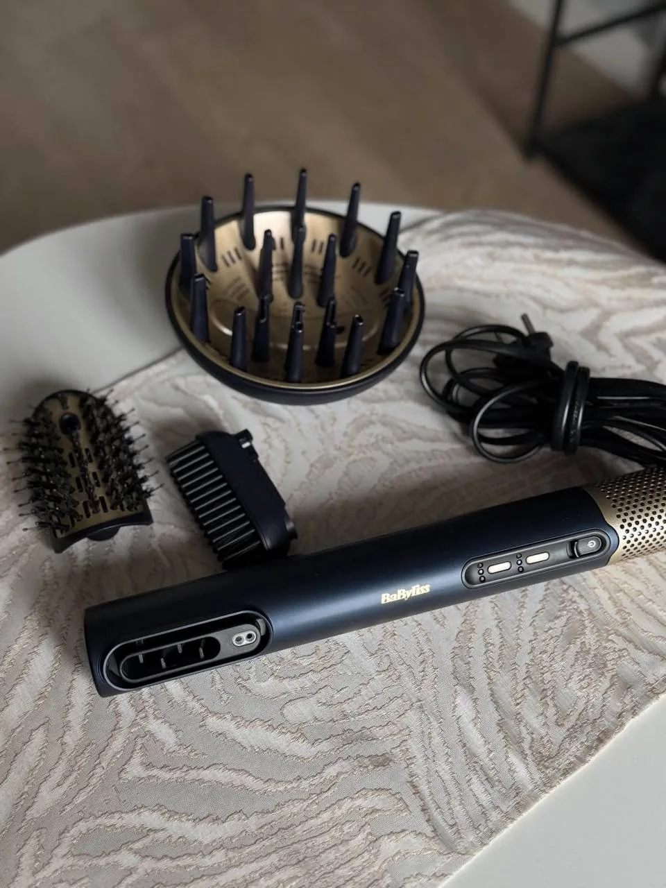 Стайлер Babyliss Air Wand с насадками 2
