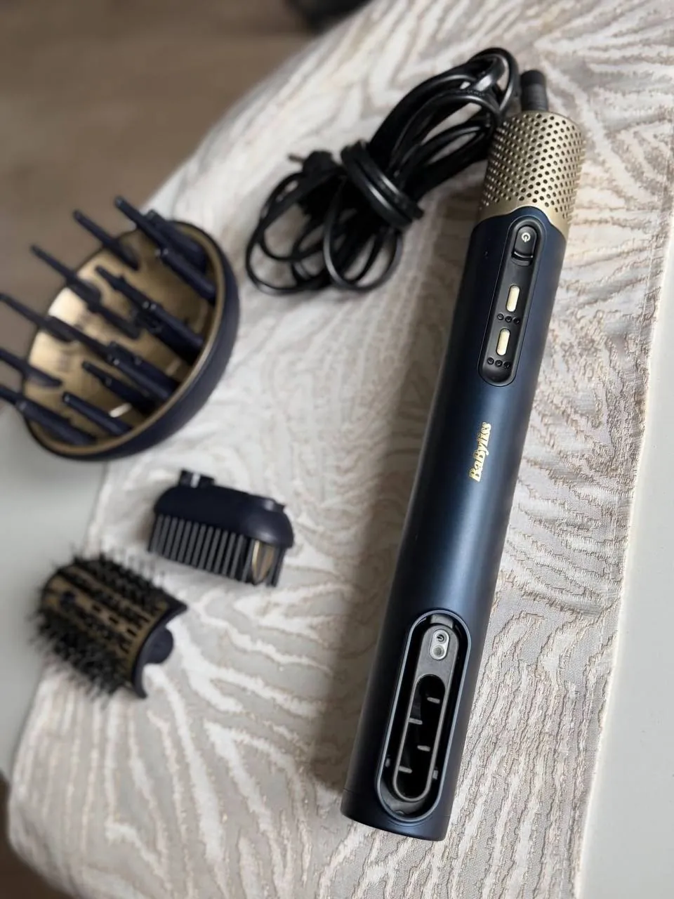 Стайлер Babyliss Air Wand с насадками 1