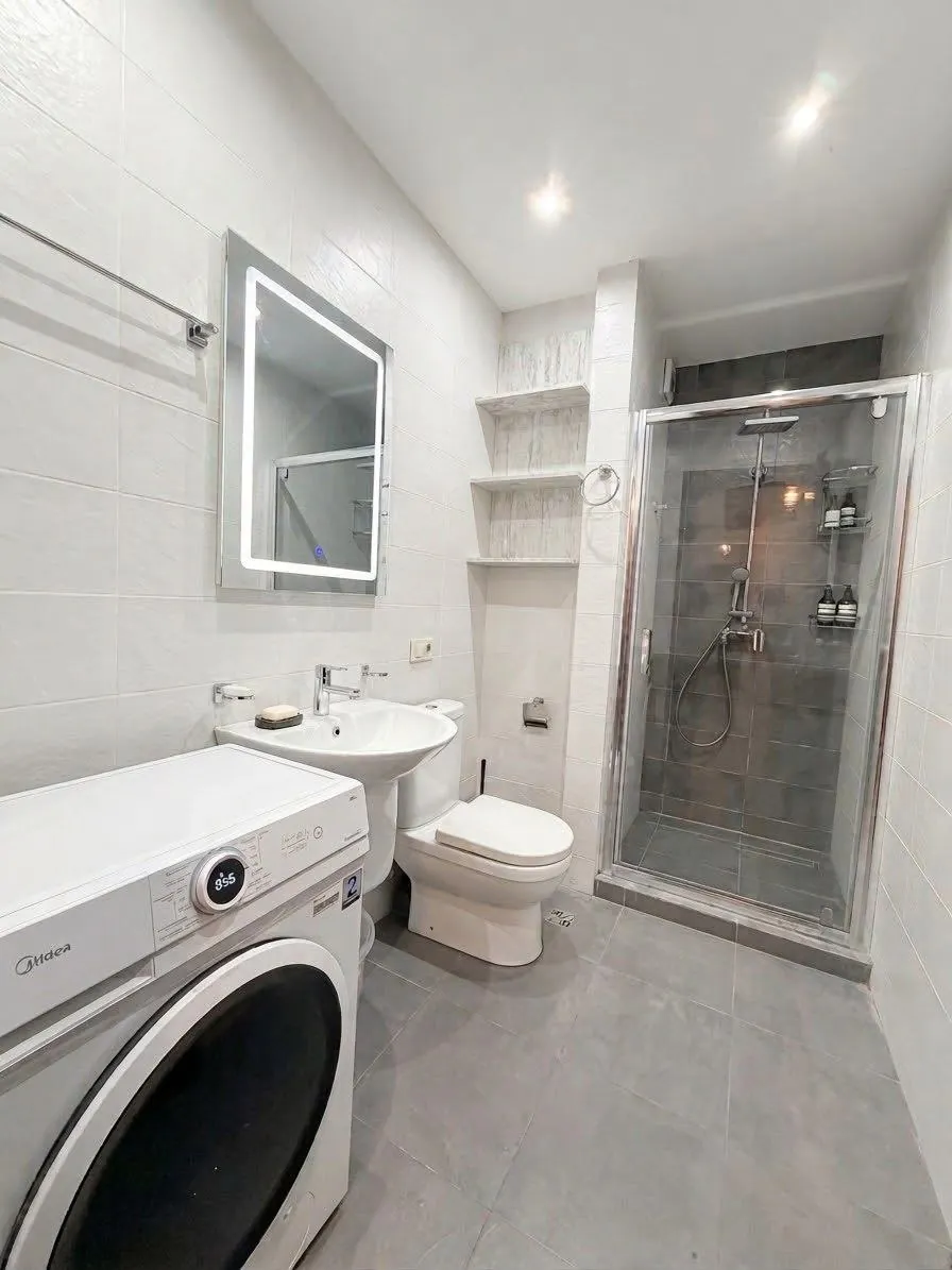 Квартира 90 м² с 3 комнатами в Сабуртало 8