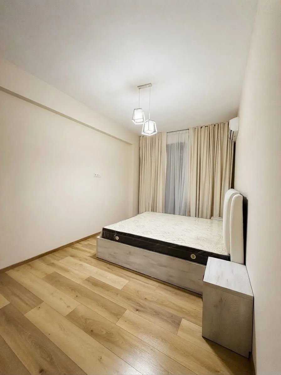 Квартира 90 м² с 3 комнатами в Сабуртало 6