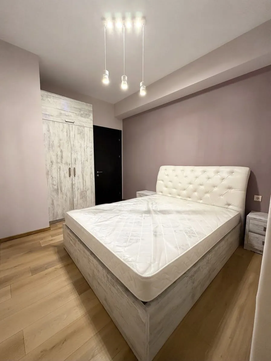 Квартира 90 м² с 3 комнатами в Сабуртало 4