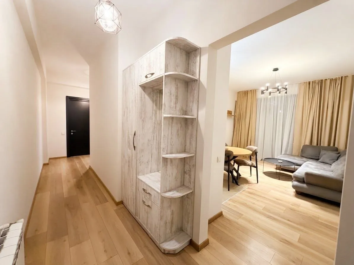 Квартира 90 м² с 3 комнатами в Сабуртало 3