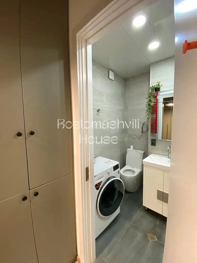Квартира 55 м² с 2 комнатами в Сабуртало 6