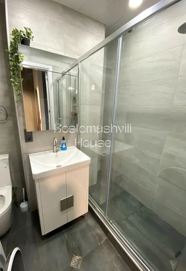 Квартира 55 м² с 2 комнатами в Сабуртало 7