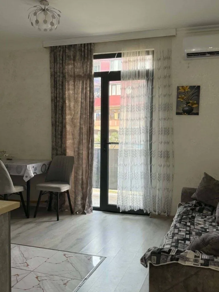 Квартира 45 м² на Джавахишвили в Батуми 2