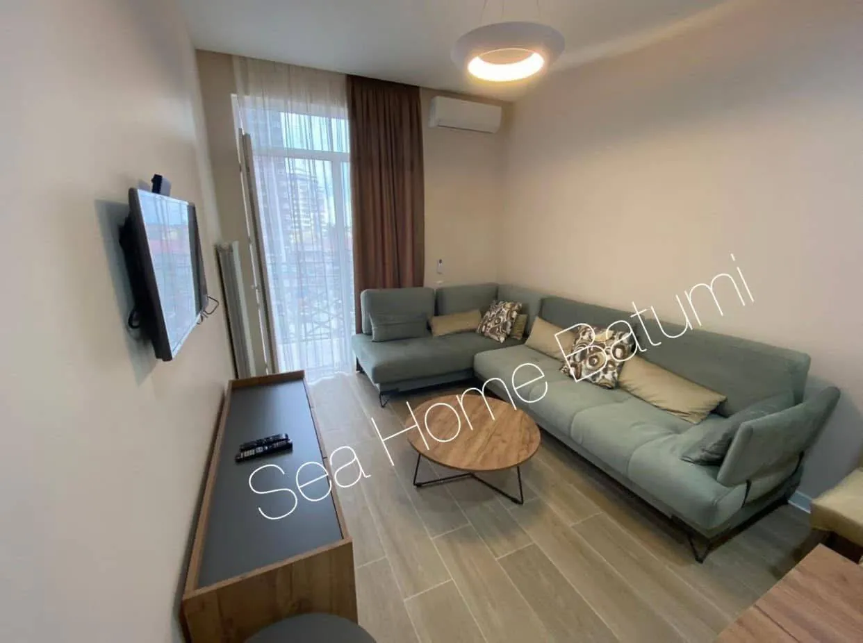 Квартира 50 м² с 2 комнатами на Химшиашвили 1