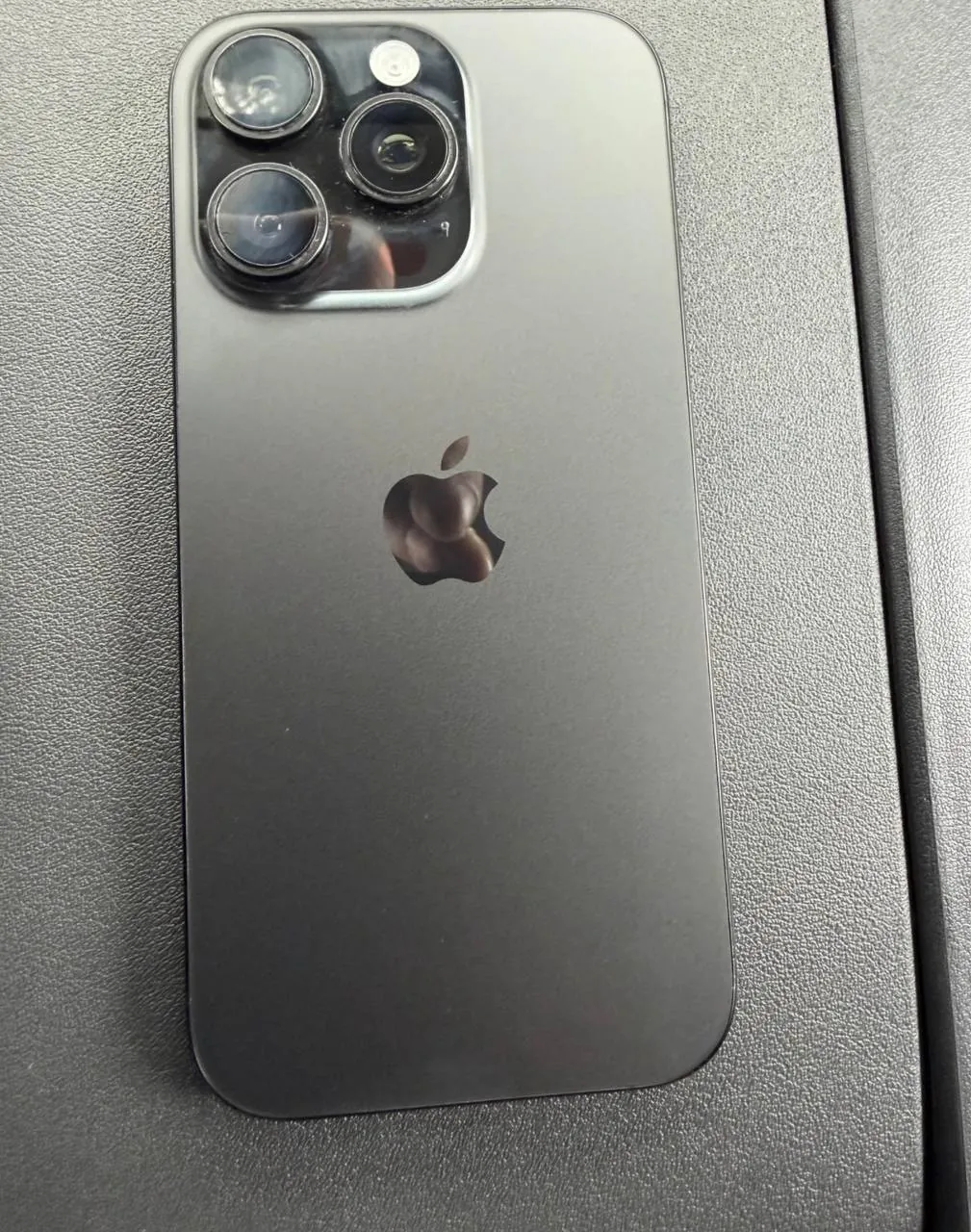 IPhone 16 Pro в комплекте с коробкой и чехлом 3