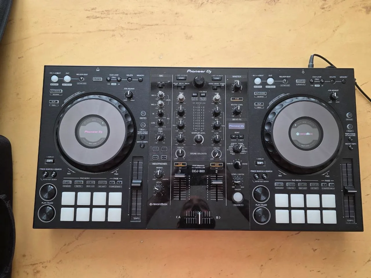 DJ-контроллер Pioneer DDJ-800 1