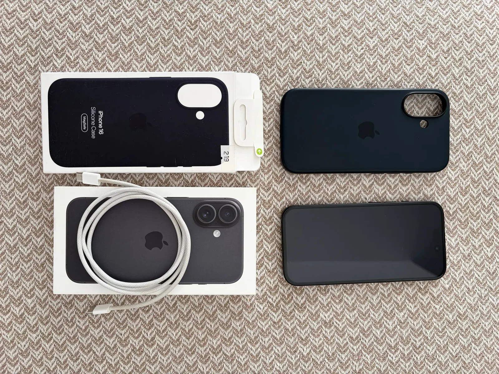 IPhone 16 256 ГБ чёрный в идеальном состоянии 3