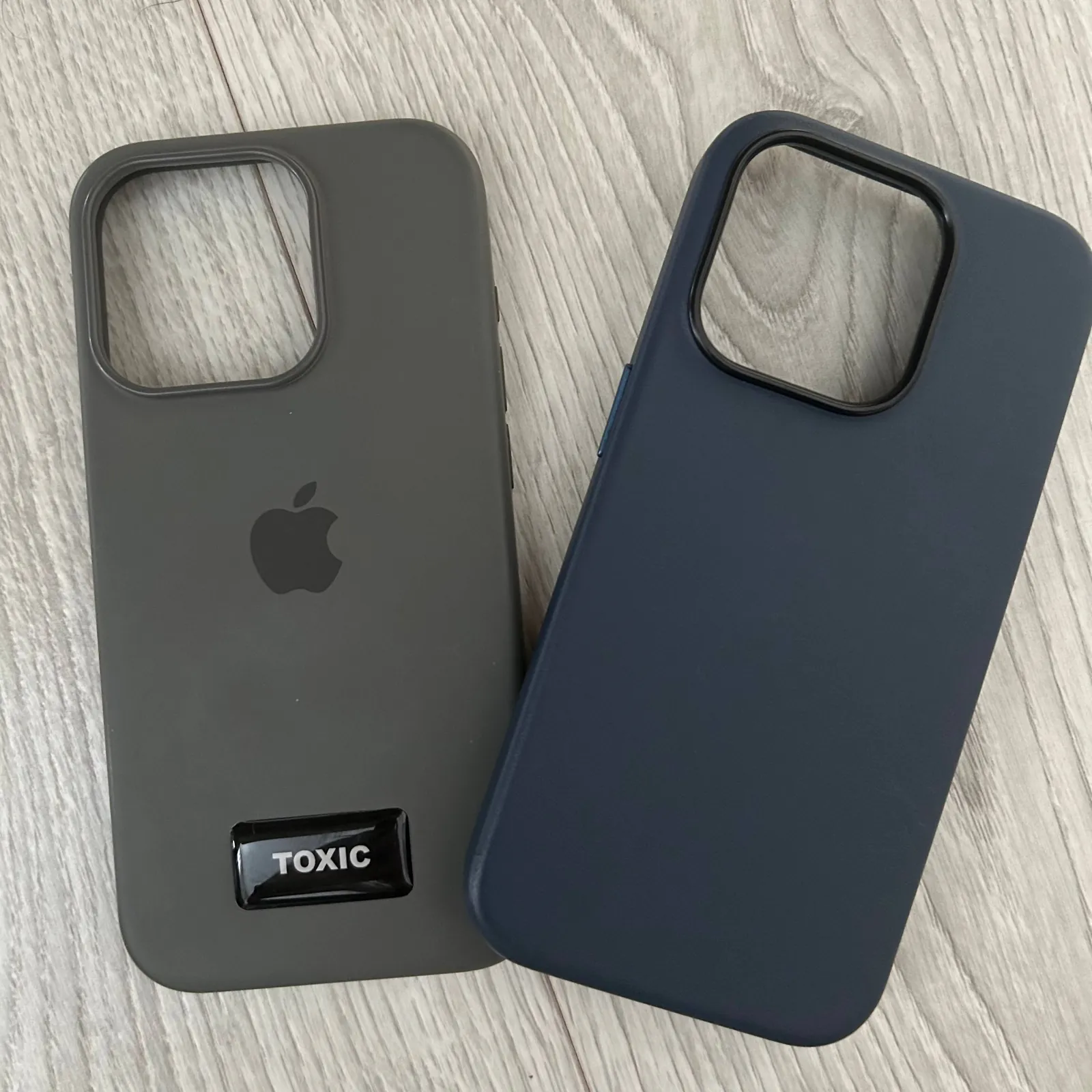Комплект чехлов для iPhone 15 Pro 1