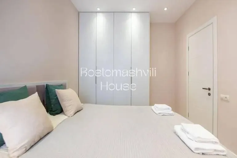Квартира 80 м² с 3 комнатами в Сабуртало 7