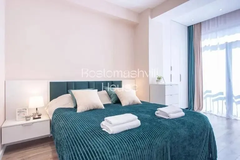 Квартира 80 м² с 3 комнатами в Сабуртало 5