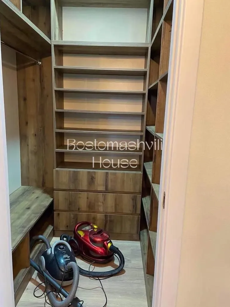 Квартира 140 м² с 4 комнатами в Дигоми 7