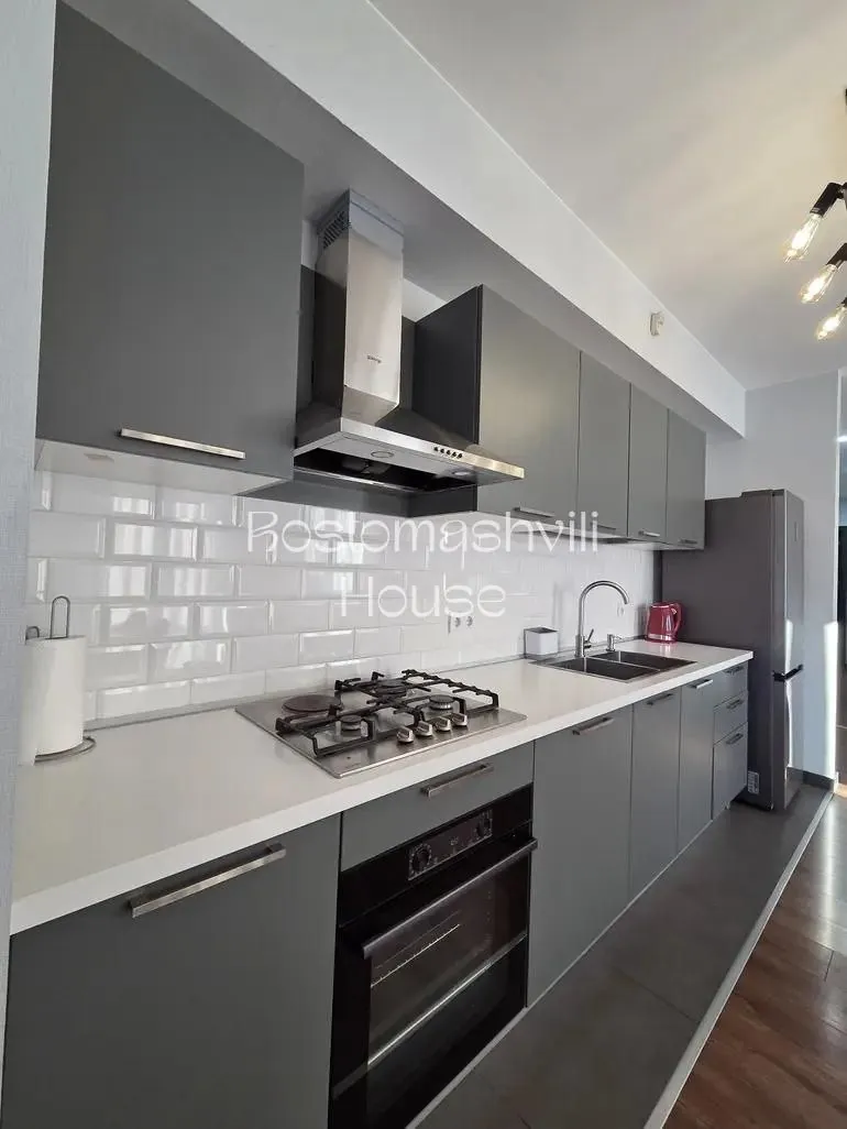 Квартира 100 м² с 4 комнатами в Сабуртало 3