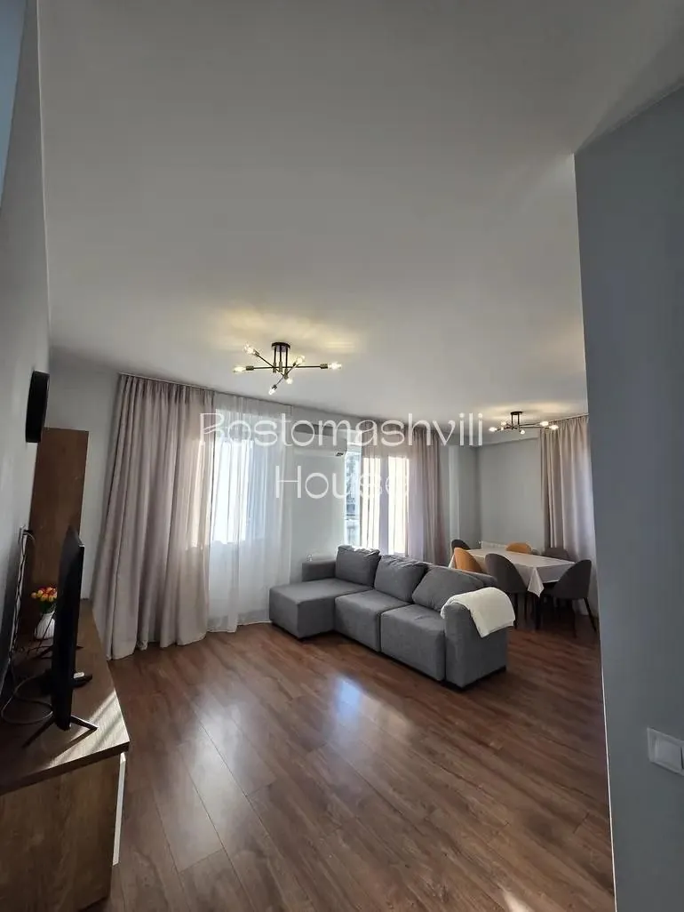 Квартира 100 м² с 4 комнатами в Сабуртало 2