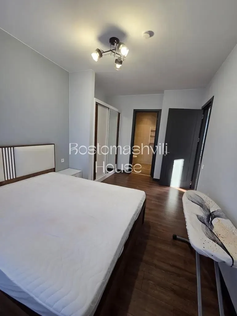 Квартира 100 м² с 4 комнатами в Сабуртало 8