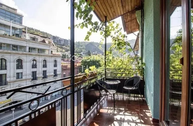 Квартира 240 м² с террасой в Сололаки 10