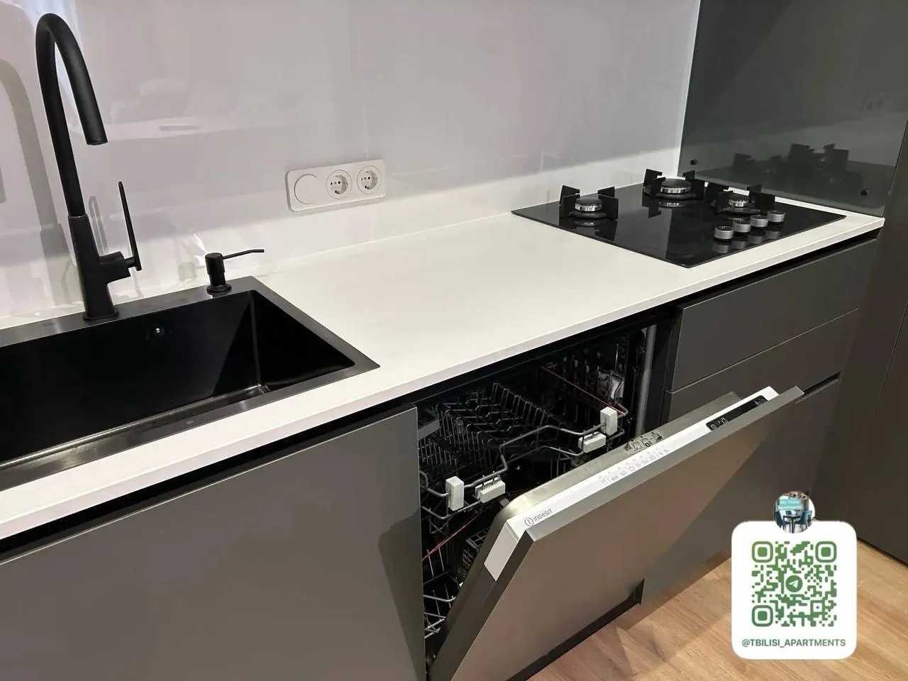 Квартира 90 м² с 3 комнатами в Ваке 3