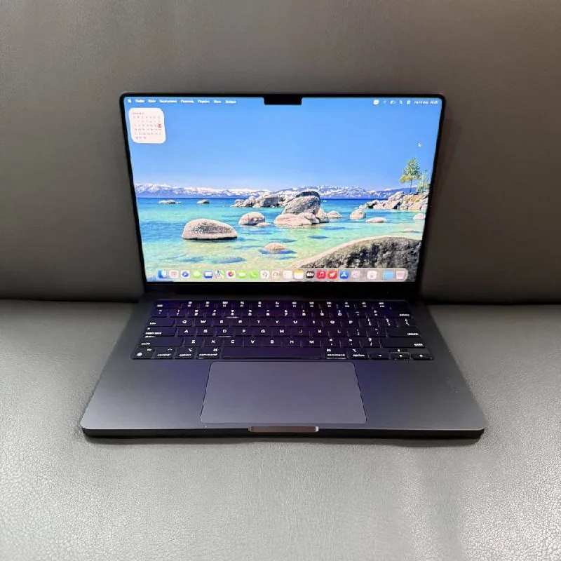 MacBook Pro 14 дюймов, отличное состояние 1
