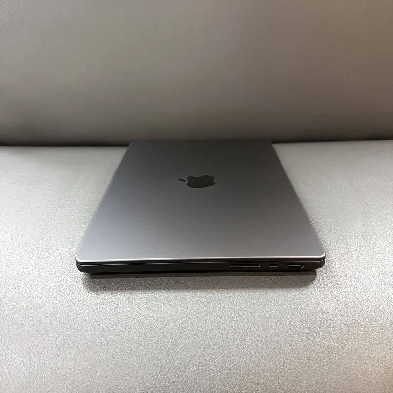 MacBook Pro 14 дюймов, отличное состояние 3