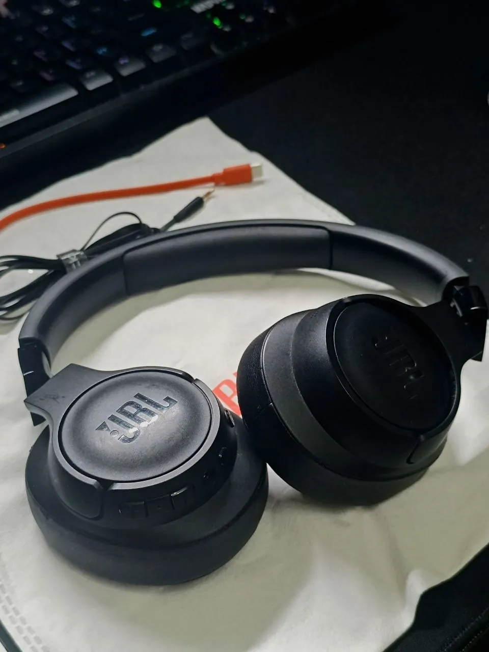 Беспроводные наушники JBL Tune 770NC с шумоподавлением 2