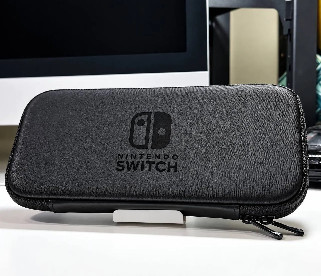 Nintendo Switch HAC-001 с зарядкой 3