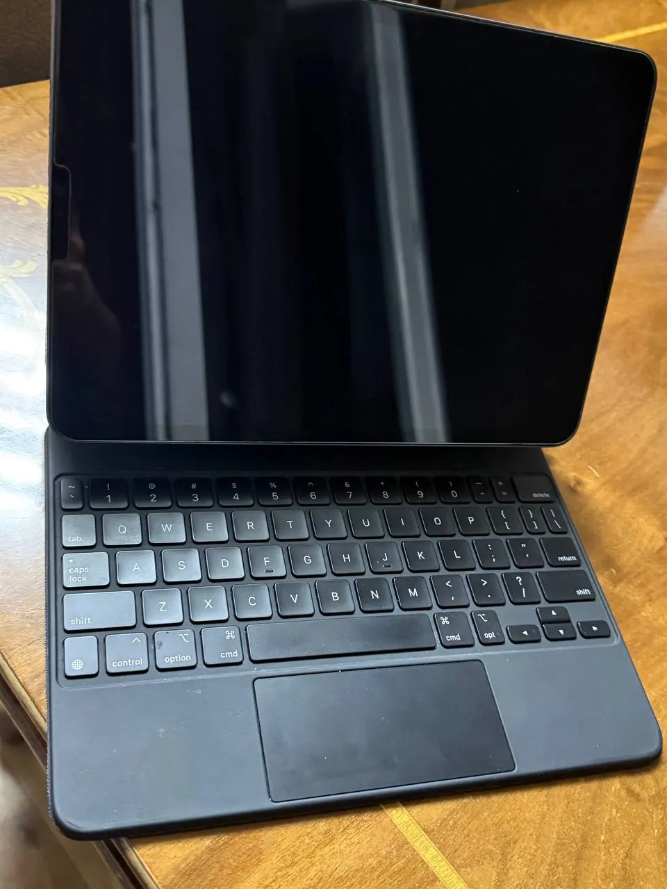 IPad Pro 11 256GB с клавиатурой 1