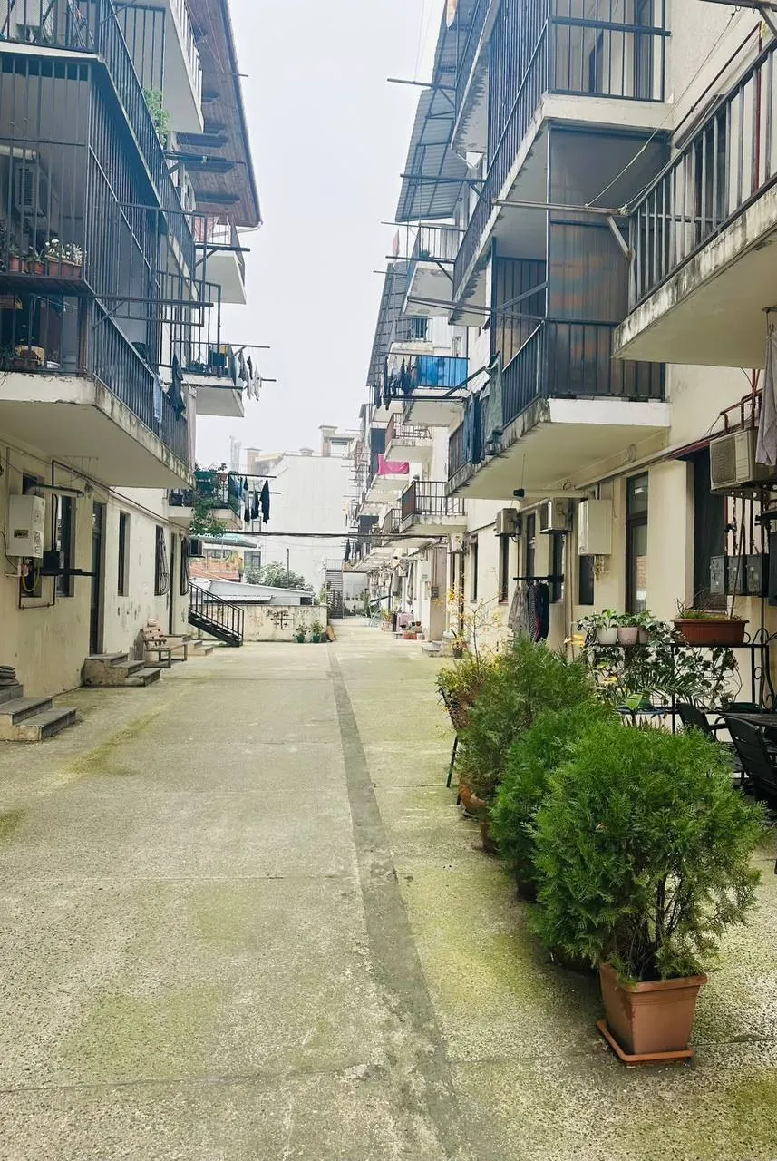 Квартира 55 м² с 1 спальней в Батуми 9