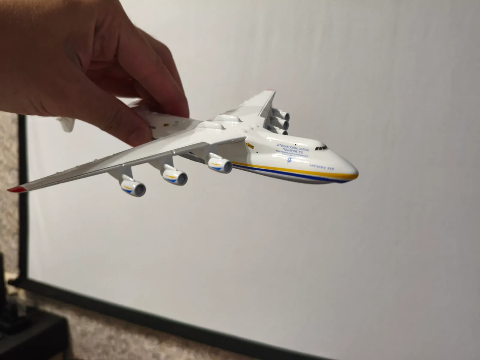Металлические модели самолётов с подставкой 1