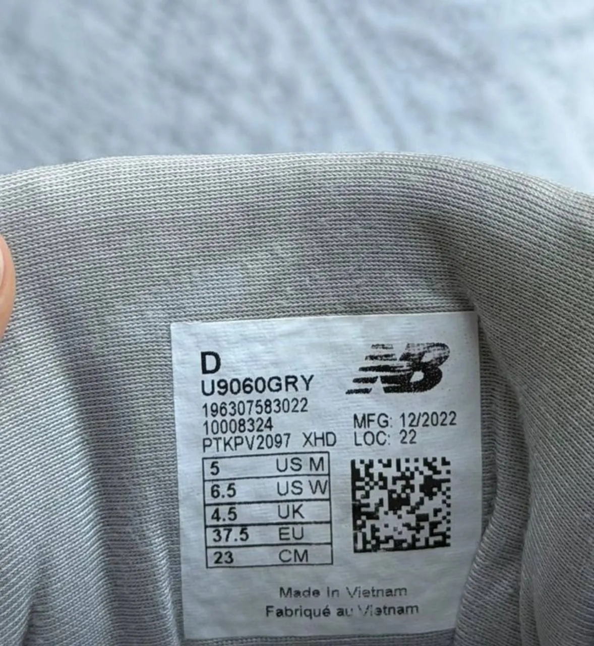 Кроссовки New Balance 9060, размер 37.5 4