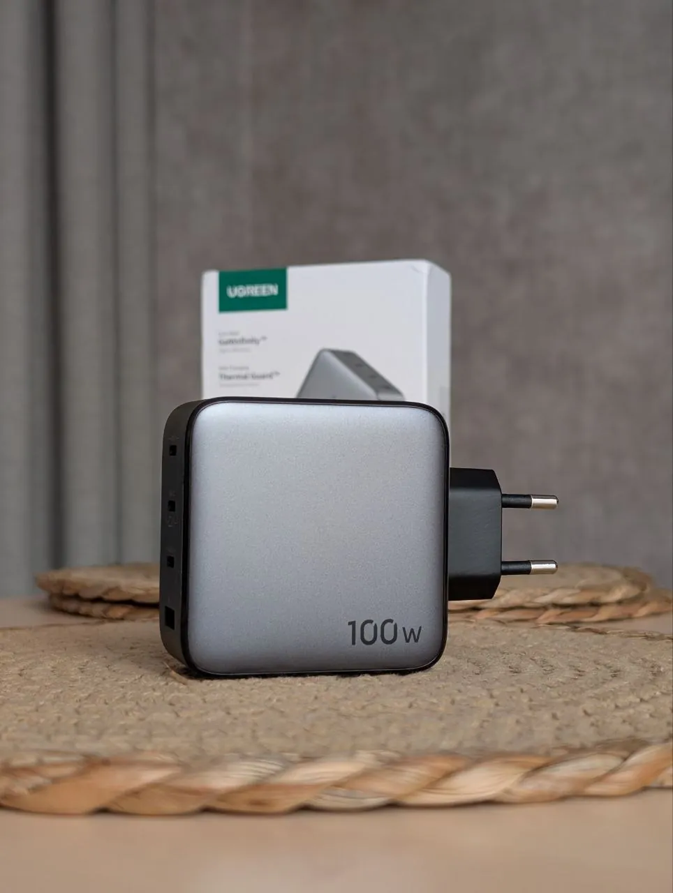 Блок питания UGREEN GaN 100W 1