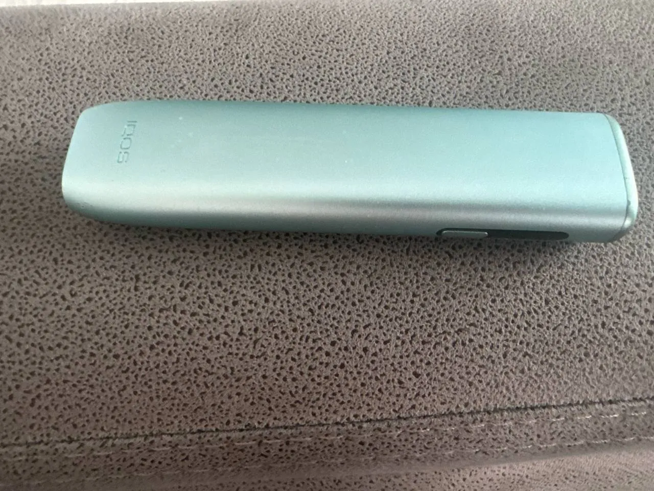 Устройство IQOS для нагревания табака 1