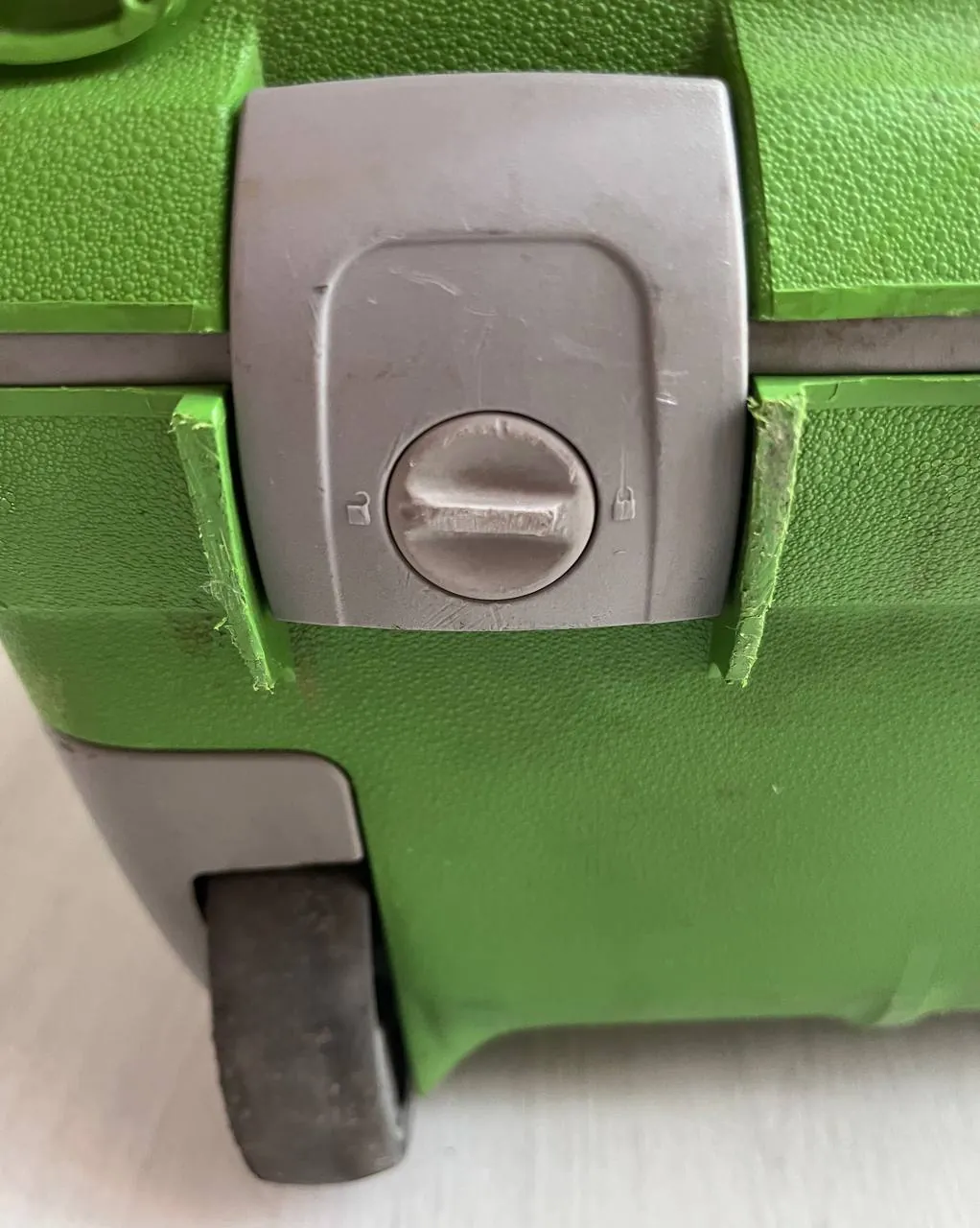 Чемодан Samsonite на 2 колёсах 9