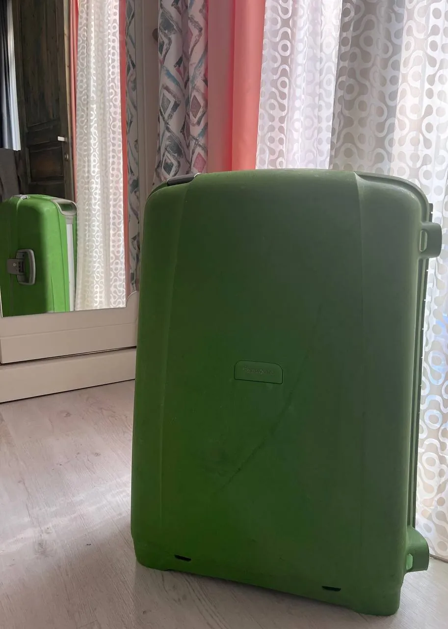 Чемодан Samsonite на 2 колёсах 1