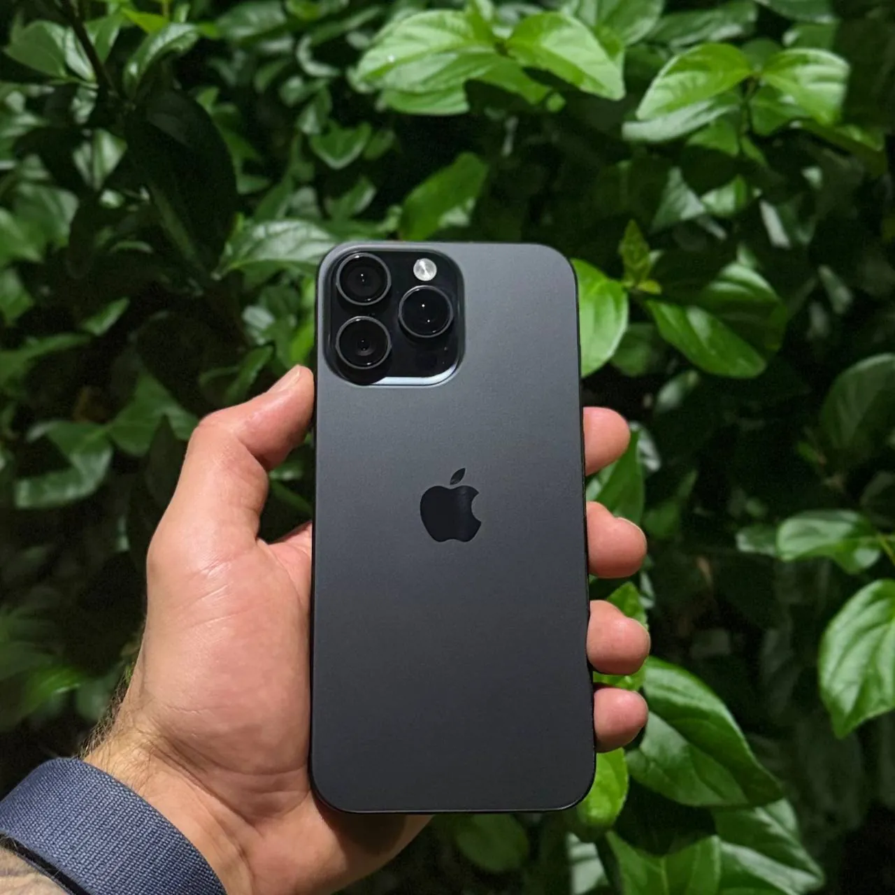 IPhone 16 Pro Max 256 ГБ 1