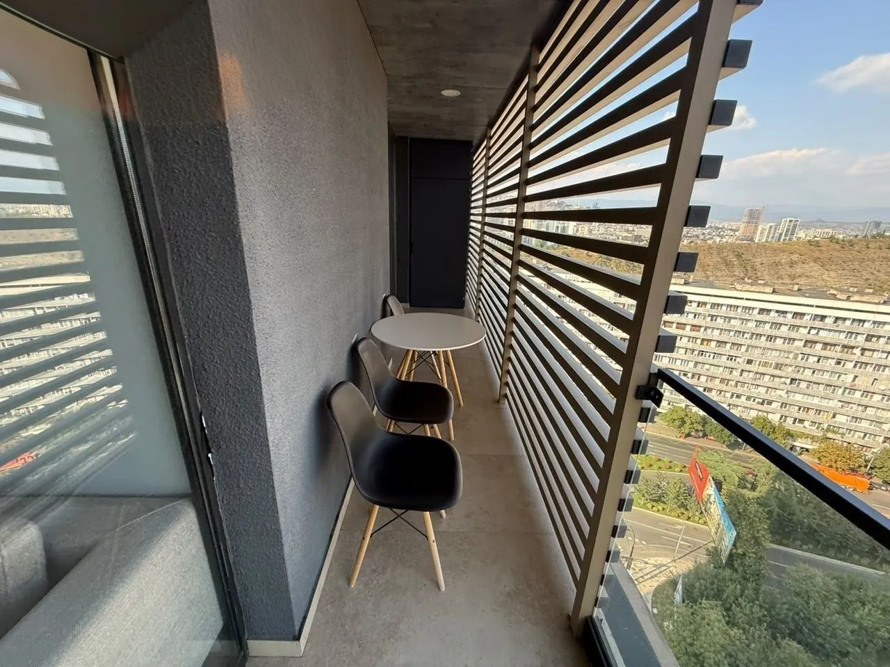Квартира 80 м² с 2 комнатами в Ваке 8