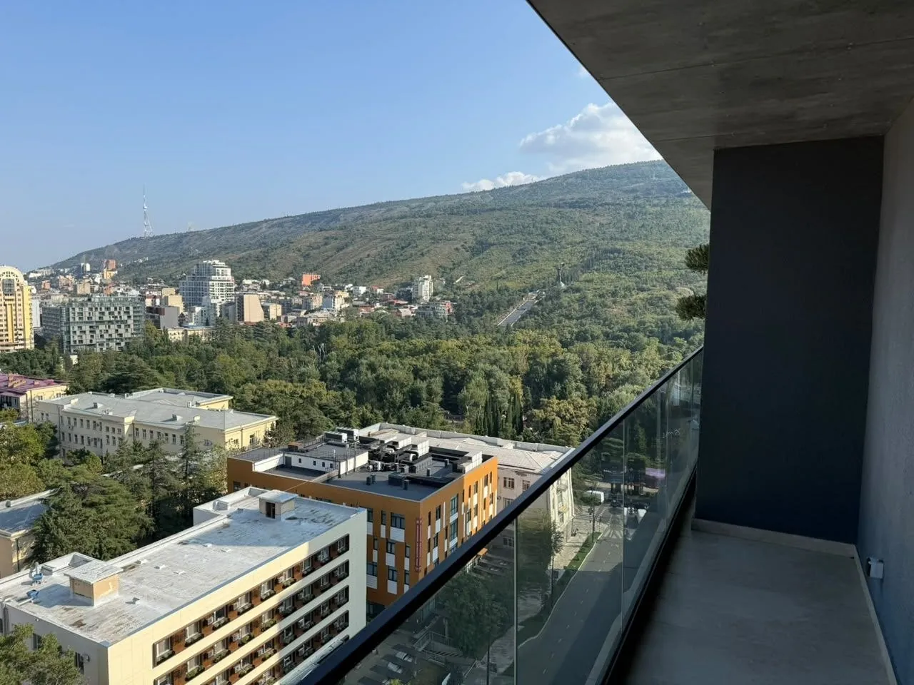 Квартира 80 м² с 2 комнатами в Ваке 7