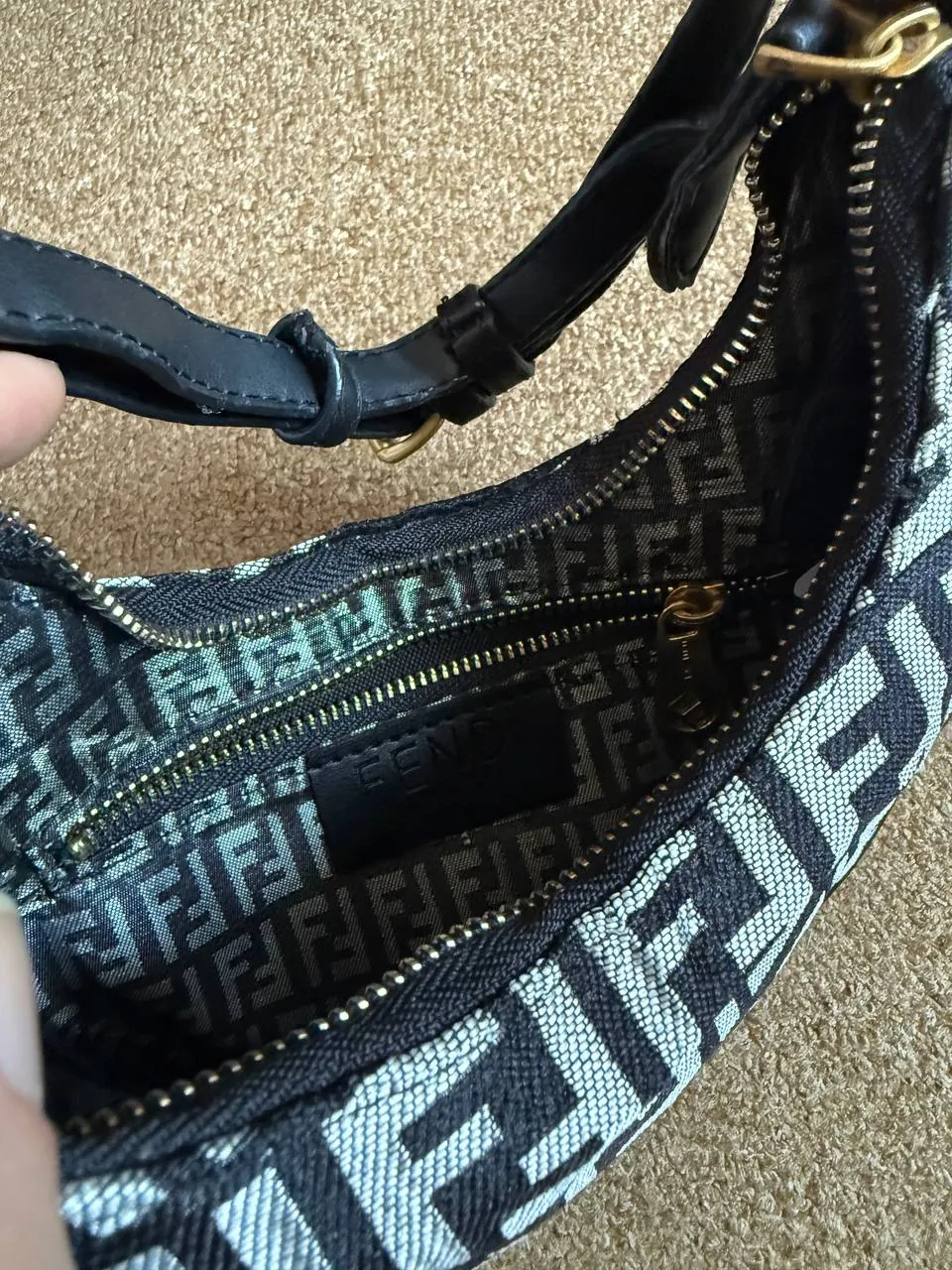 Сумочка Fenty 1