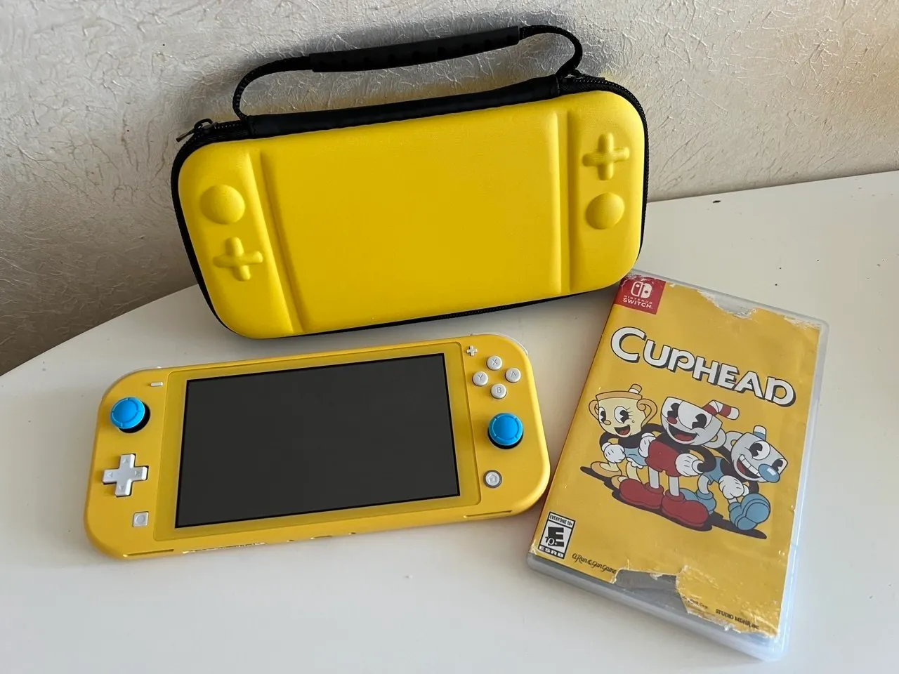 Nintendo Switch Lite жёлтый с играми 1