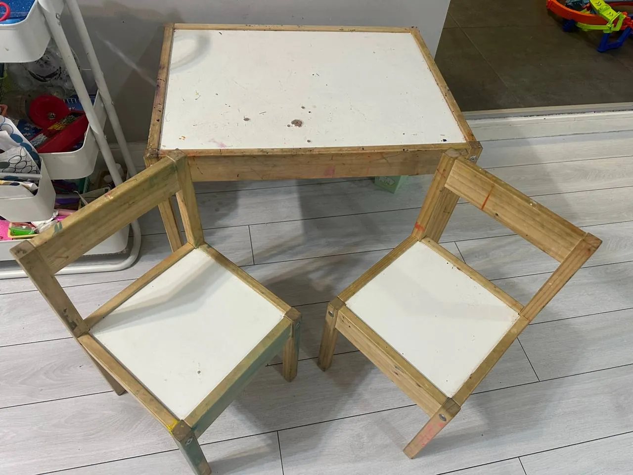 Детский стол и два стульчика IKEA LÄTT 2