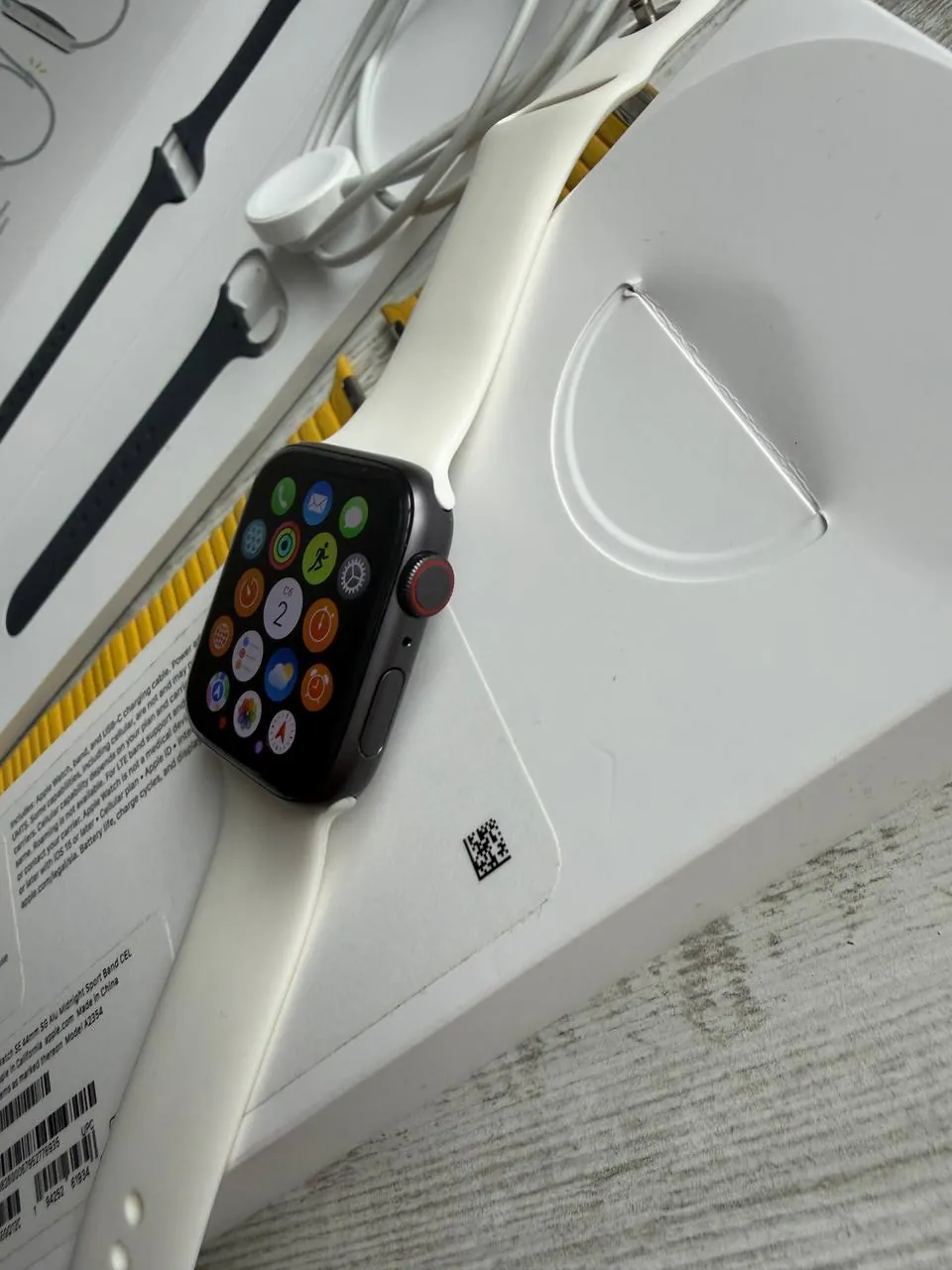 Apple Watch SE 44 мм GPS+Cellular Midnight 6