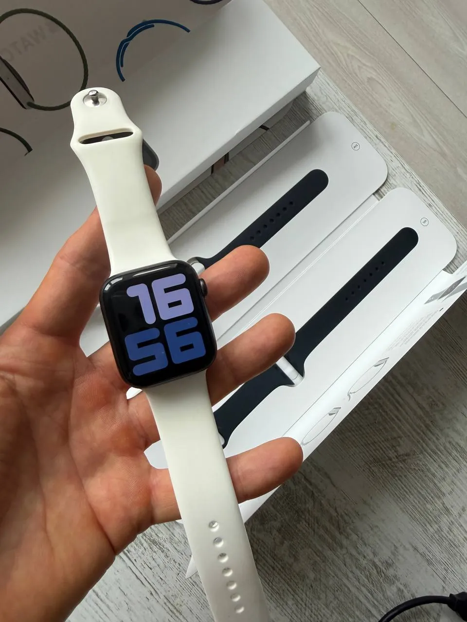 Apple Watch SE 44 мм GPS+Cellular Midnight 1