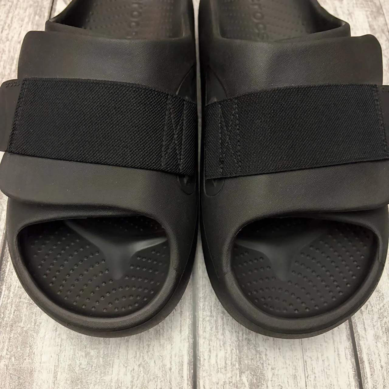 Шлёпки Crocs Mellow Luxe Recovery 3