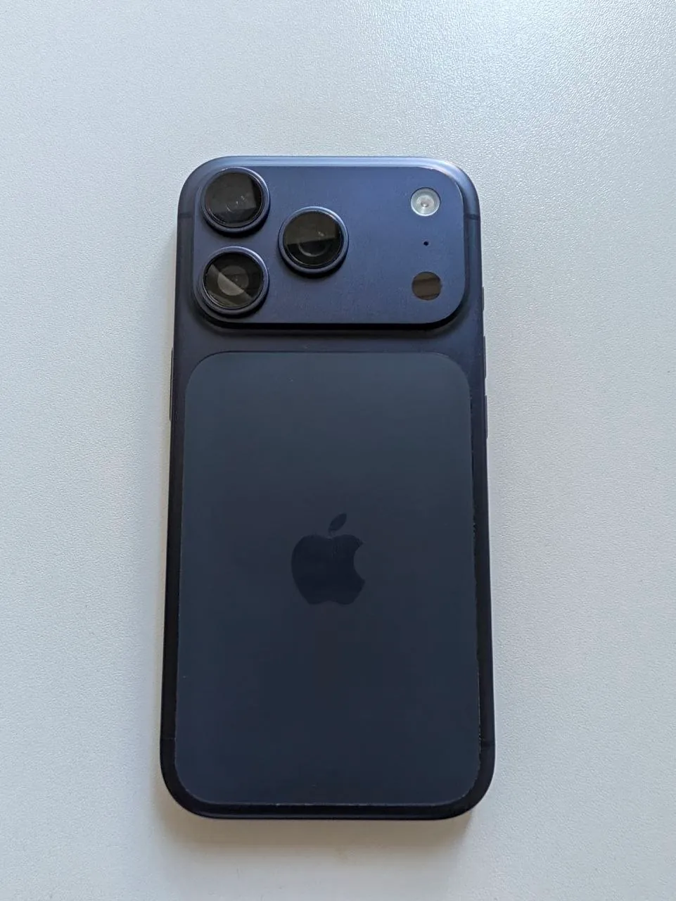 IPhone 17 Pro 256 ГБ, американская версия 1