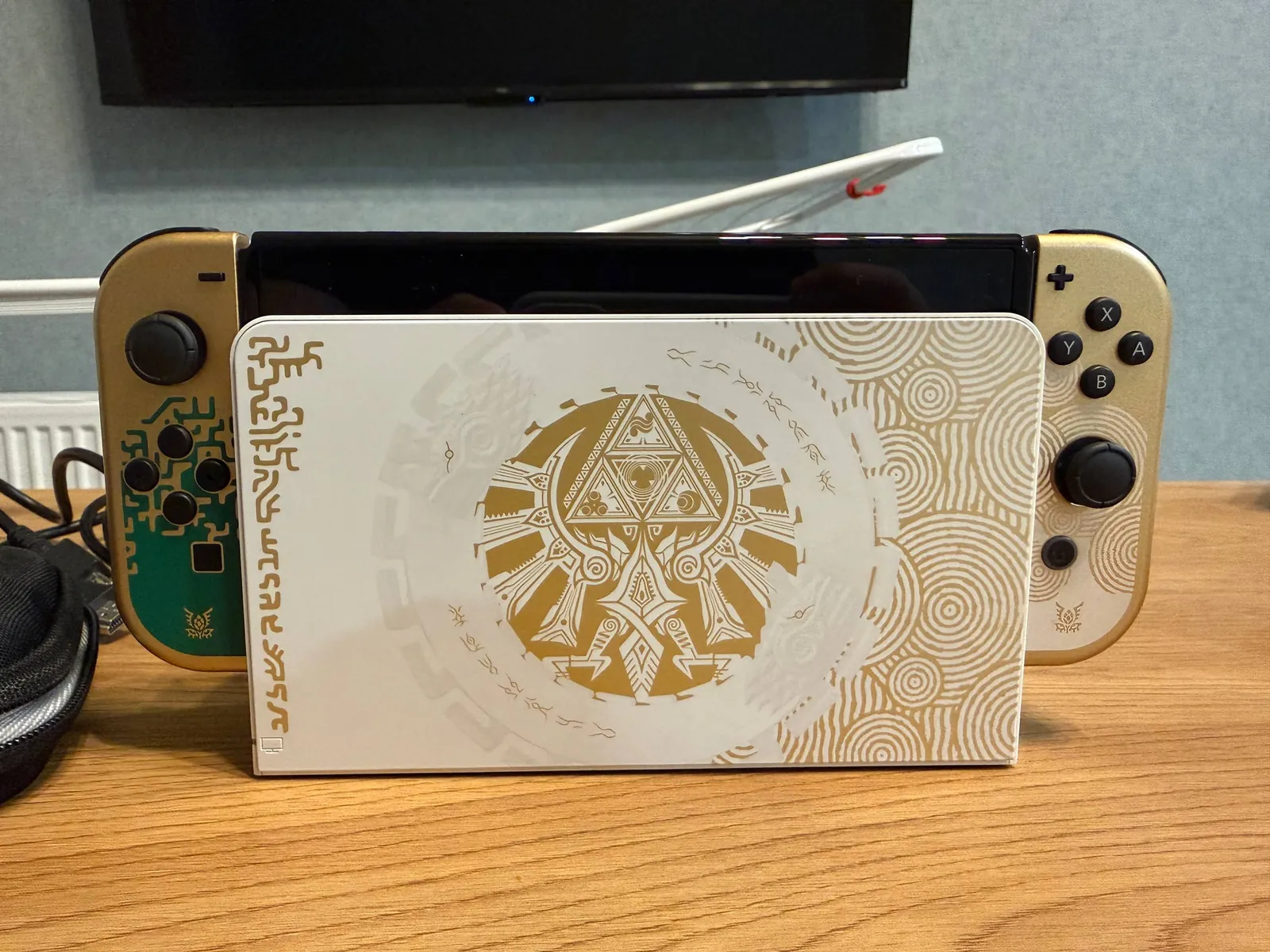 Nintendo Switch OLED Zelda Edition с комплектом 2
